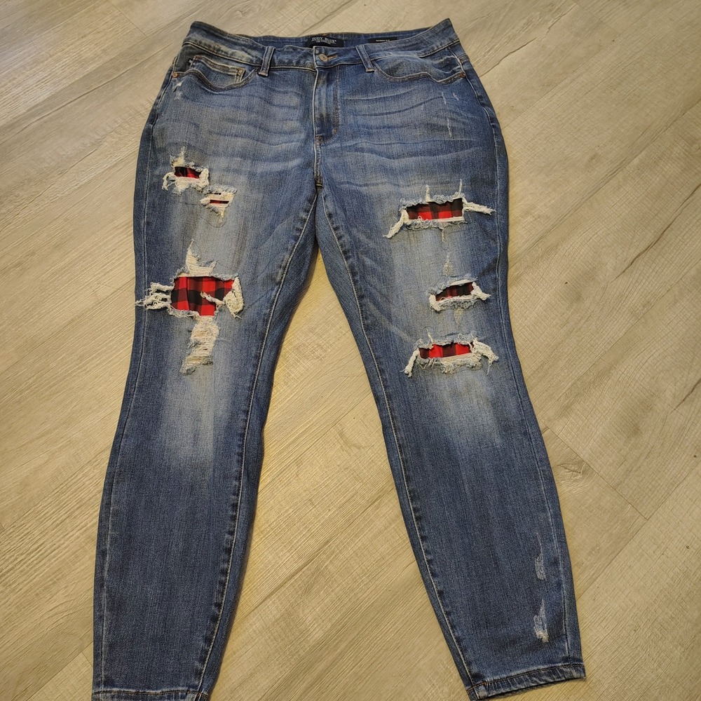 Judy Blue Buffalo Plaidโ Patched Distressed Skinny Jeans 18W JB88316 DK-CO
